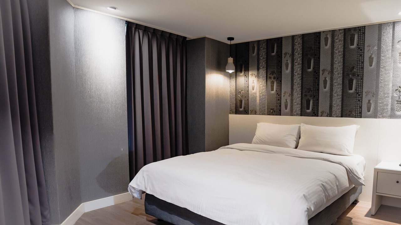 Photo of Bedroom in East District