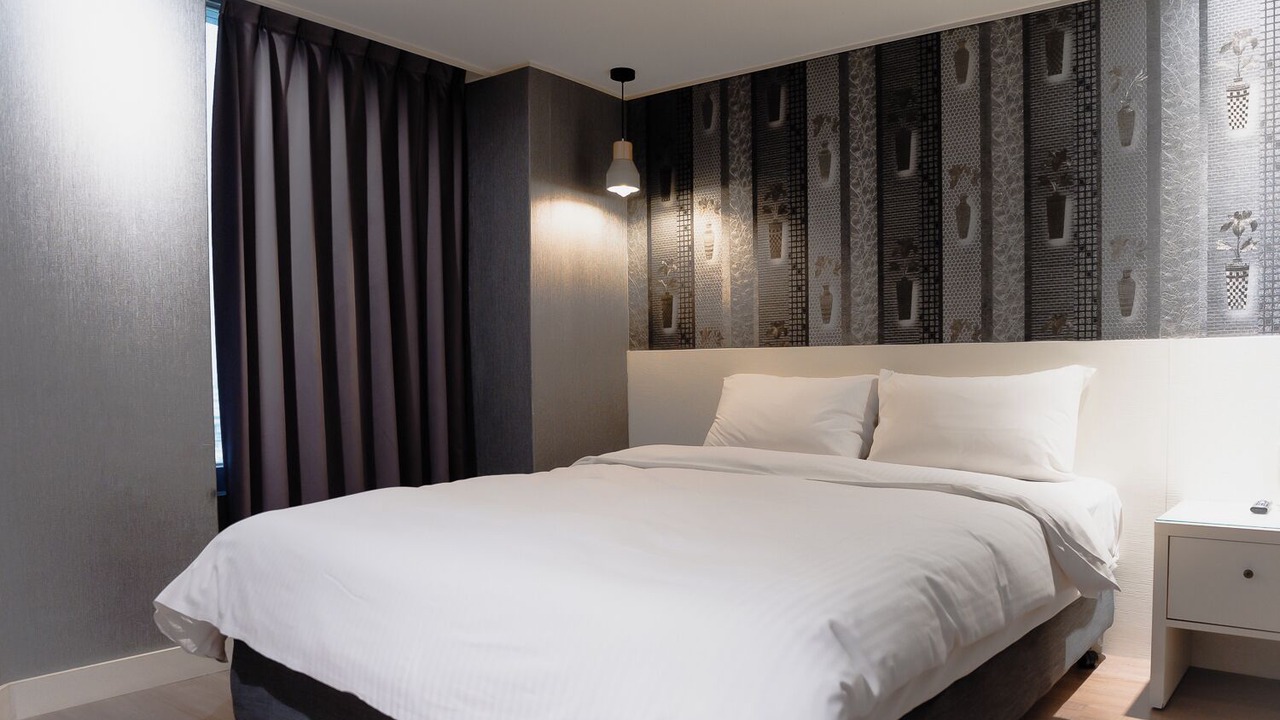 Photo of Bedroom in East District