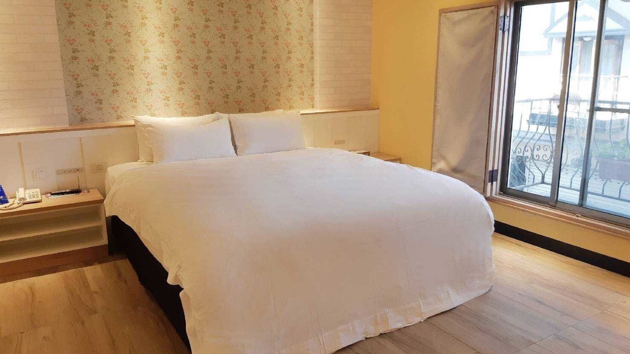 Photo of Bedroom in Hunei District