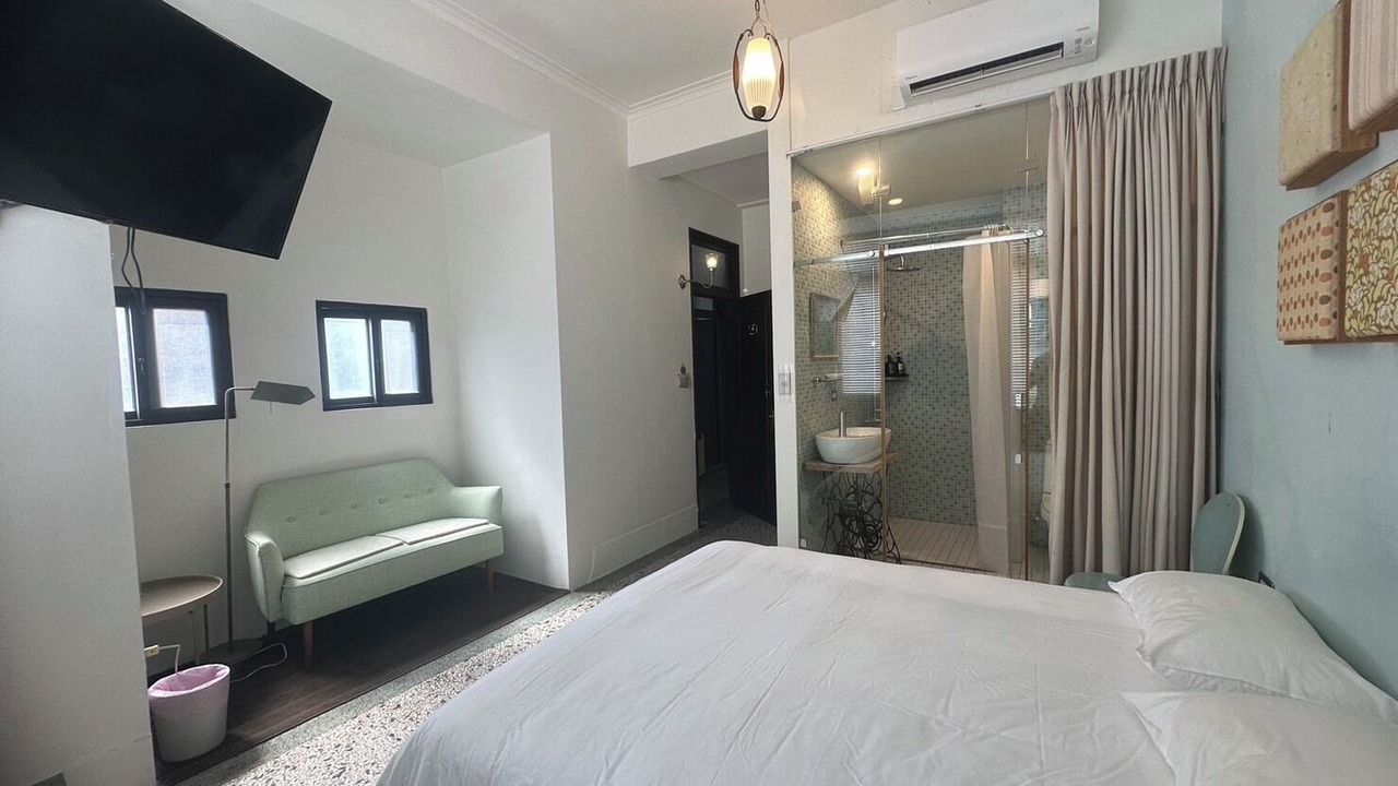 Photo of Bedroom in West Central District