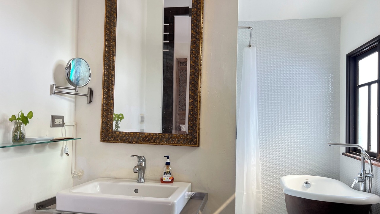 Photo of Bathroom in West Central District