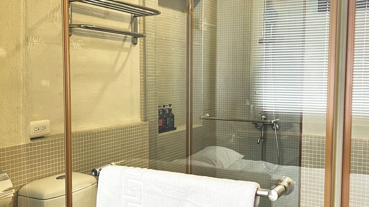 Photo of Bathroom in West Central District