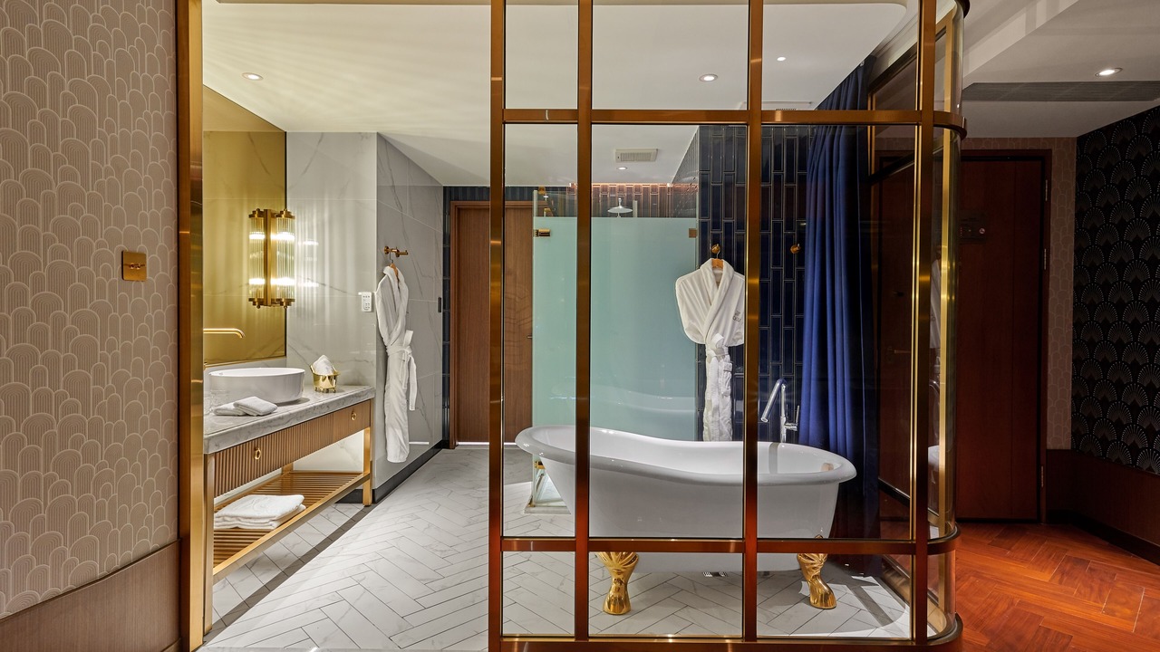 Photo of Bathroom in Central District
