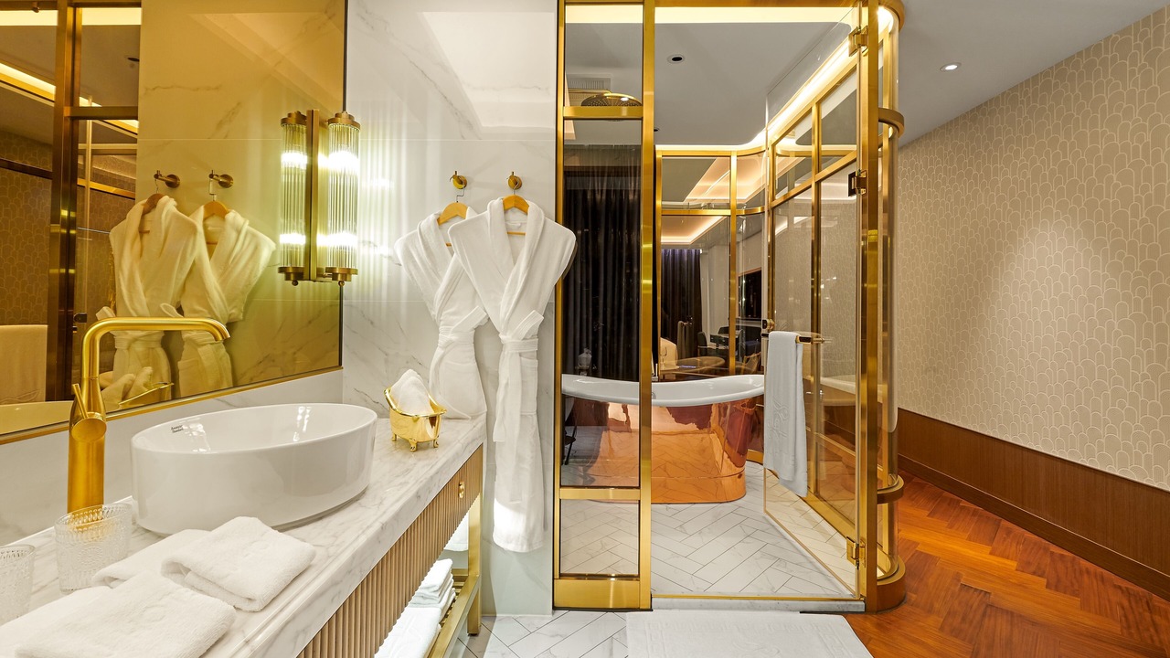 Photo of Bathroom in Central District