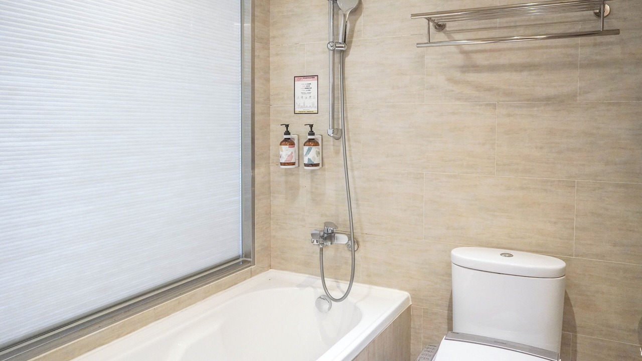 Photo of Bathroom in Central District