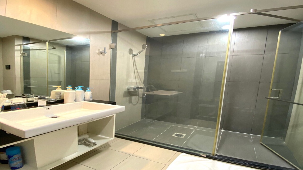 Photo of Bathroom in Ba Dinh