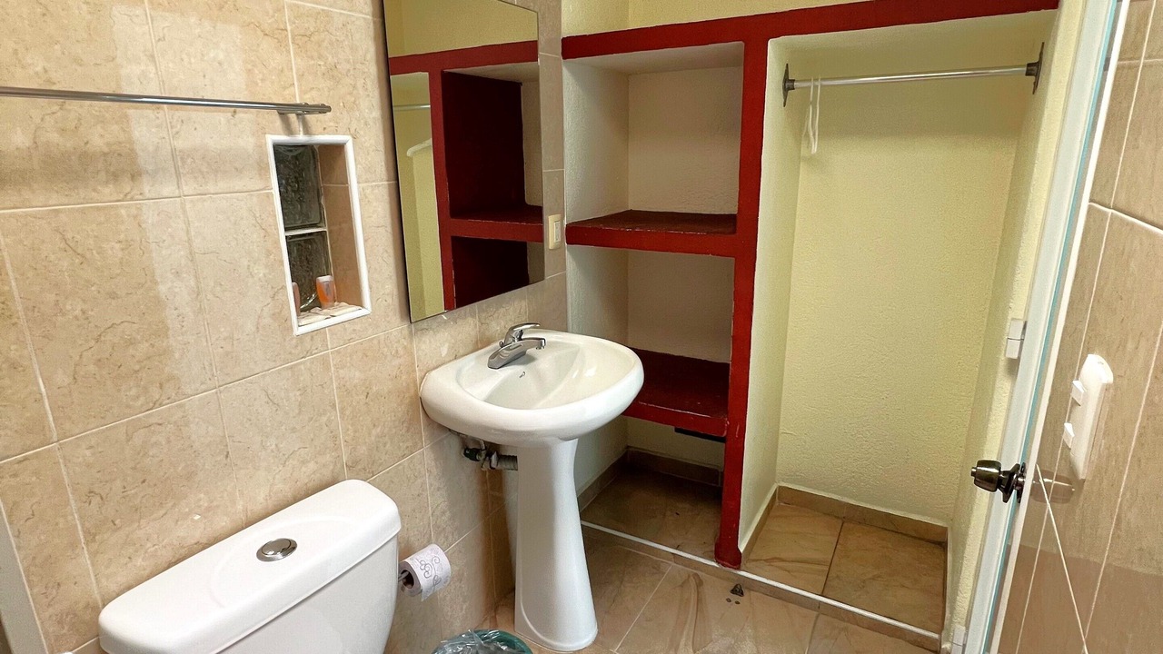 Photo of Bathroom in R