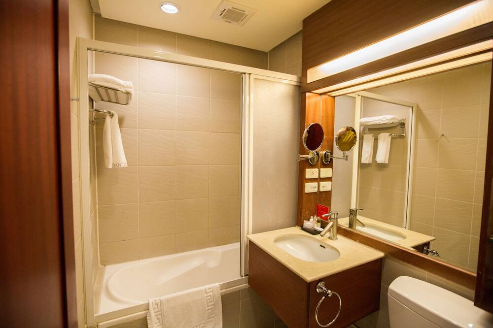 Photo of Bathroom in Zhongzheng