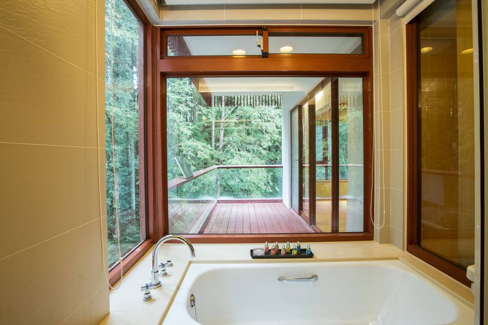 Photo of Bathroom in Zhongzheng