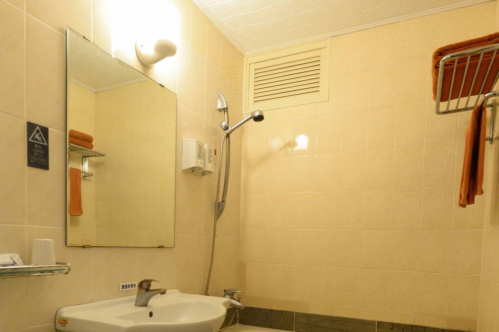 Photo of Bathroom in Ren'ai District