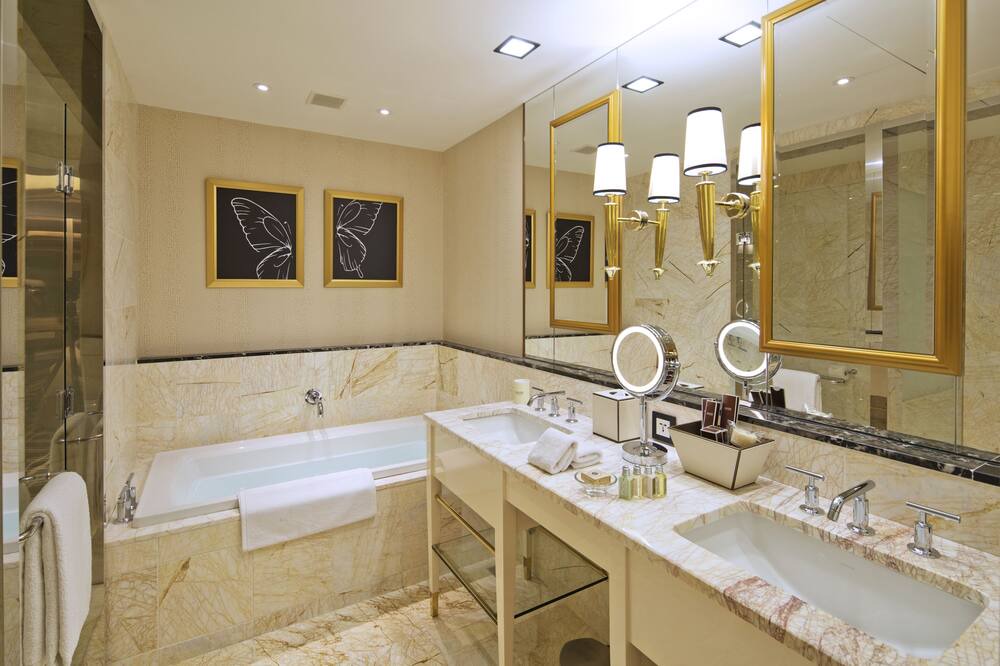 Photo of Bathroom in Xitun District