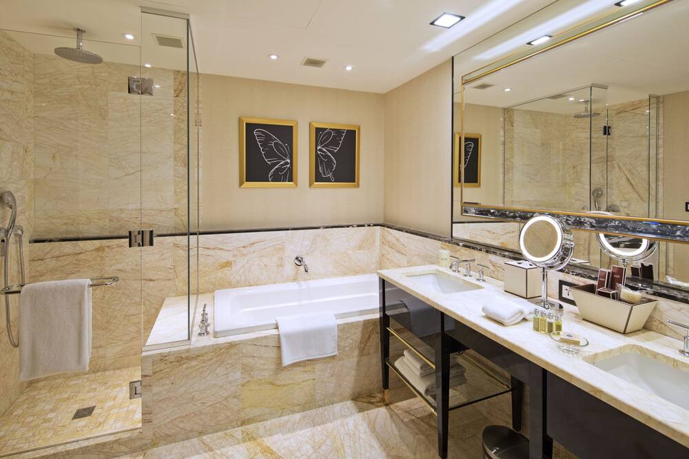 Photo of Bathroom in Xitun District