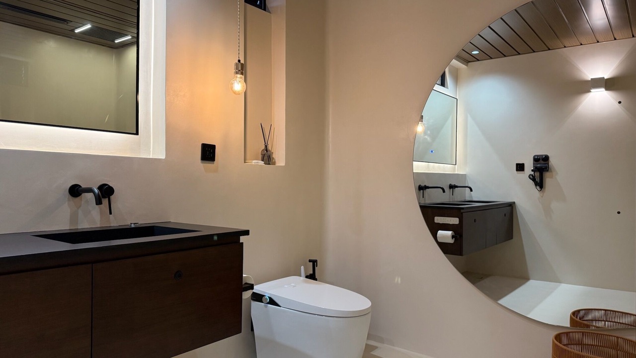 Photo of Bathroom in North District