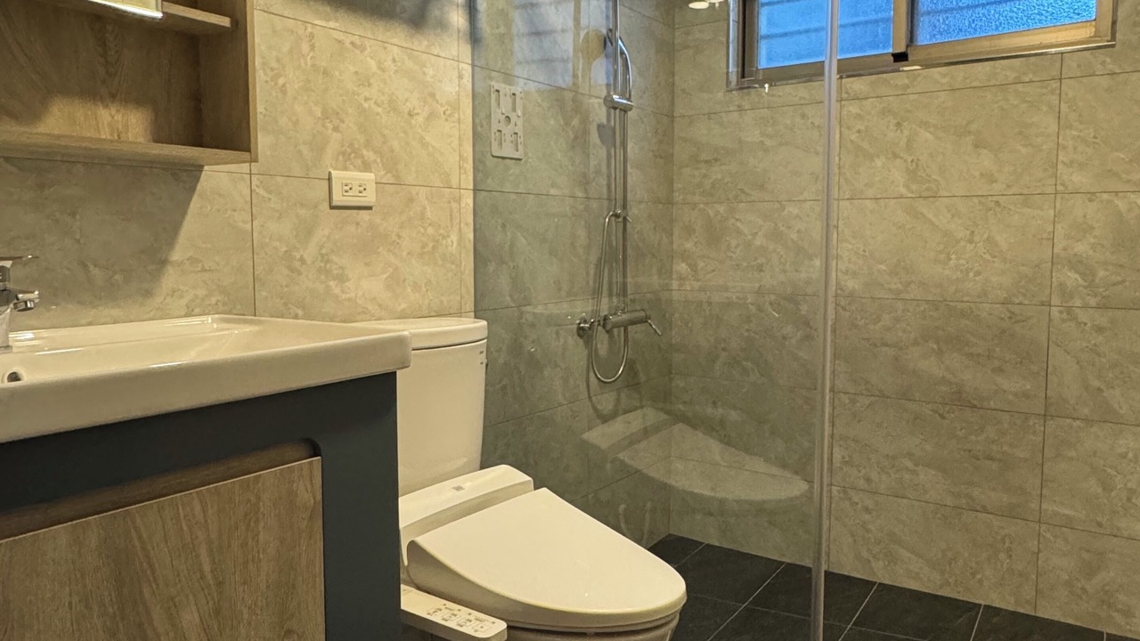 Photo of Bathroom in Shilin