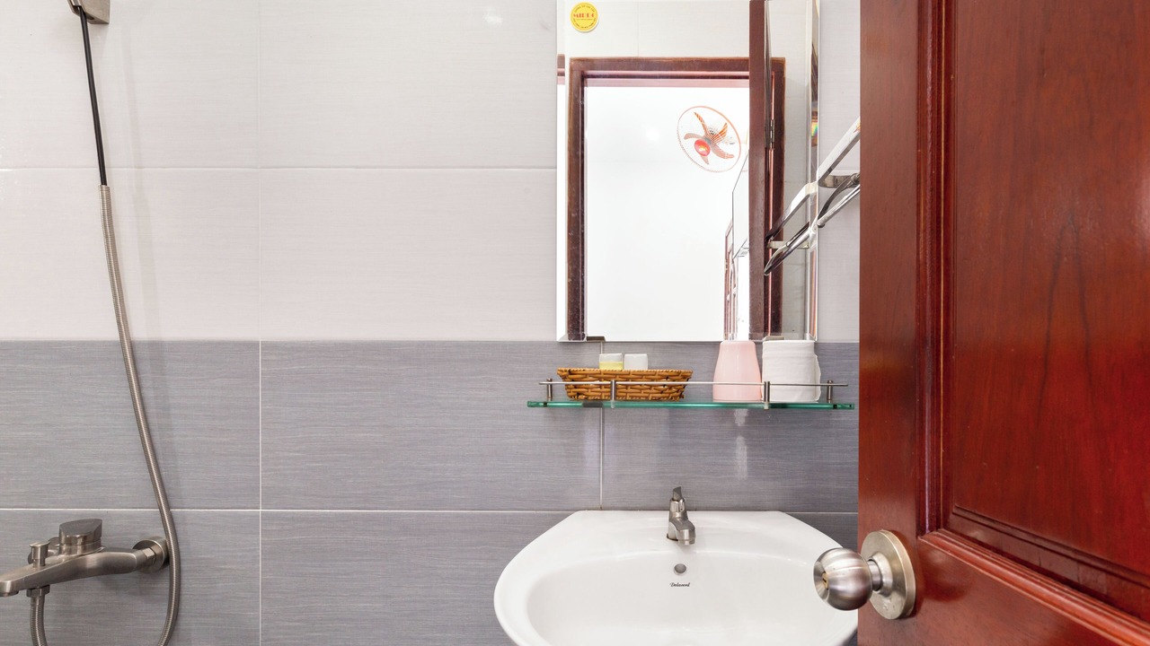Photo of Bathroom in District 12