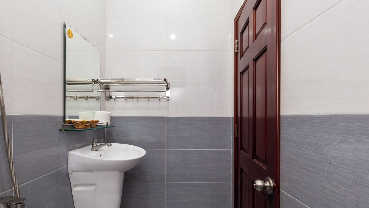 Photo of Bathroom in District 12