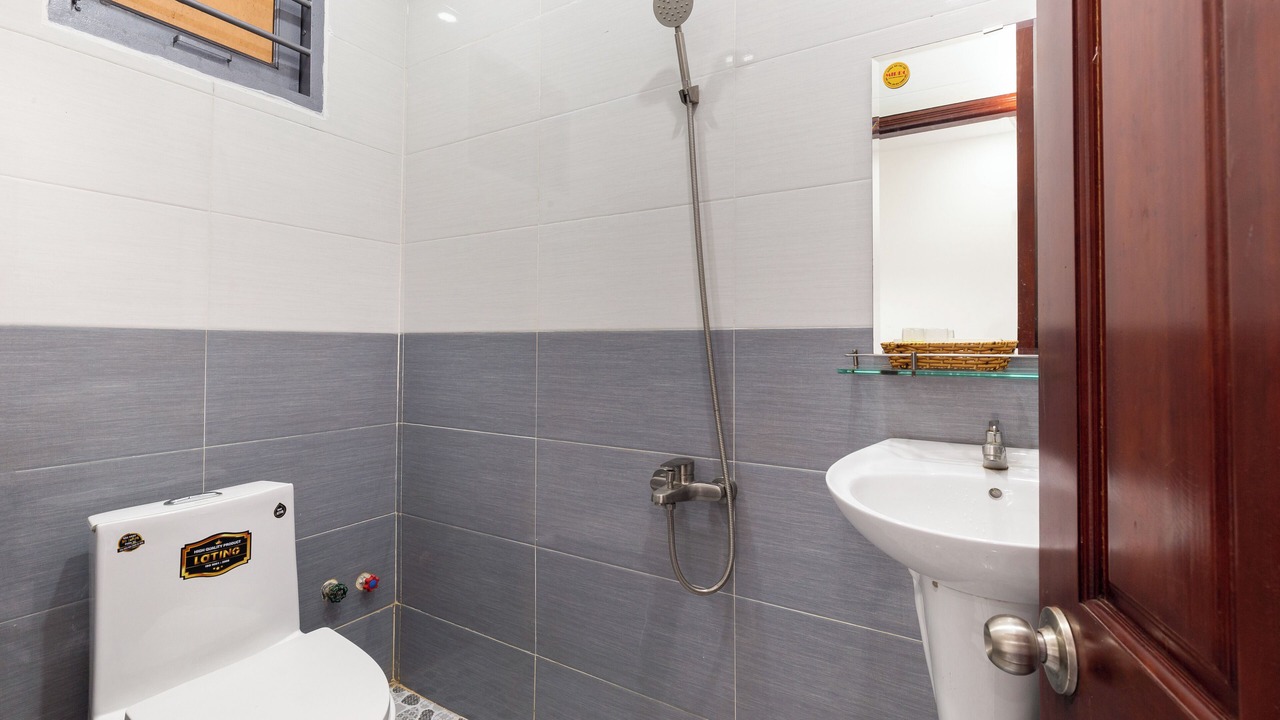Photo of Bathroom in District 12