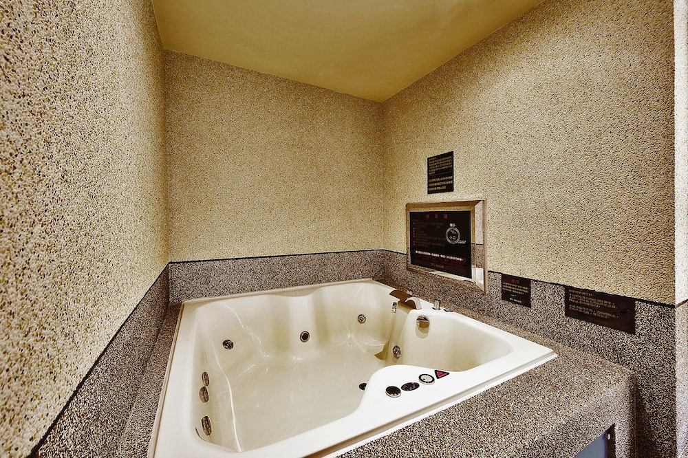 Photo of Bathroom in Xinfeng