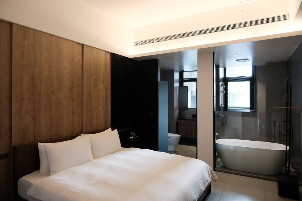 Photo of Bedroom in East District