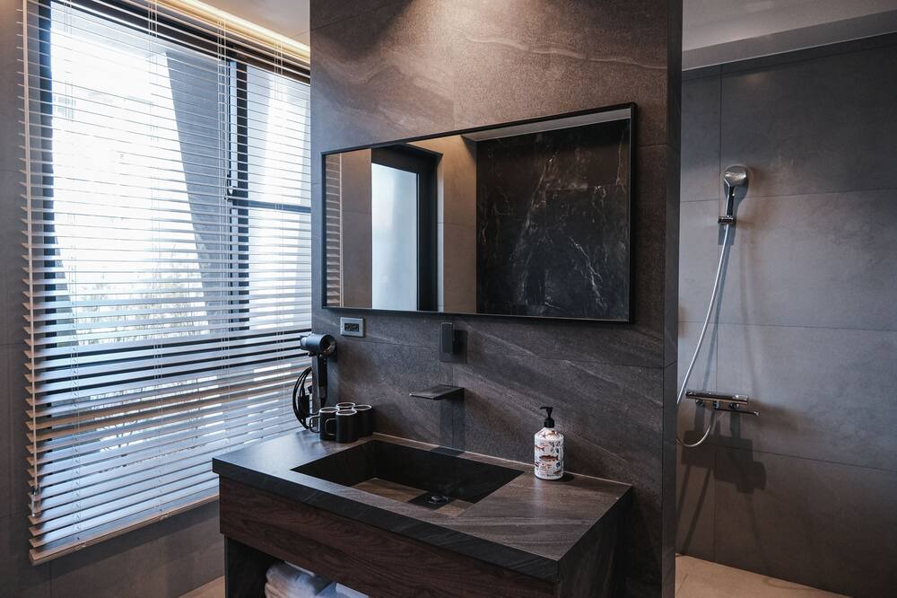 Photo of Bathroom in East District
