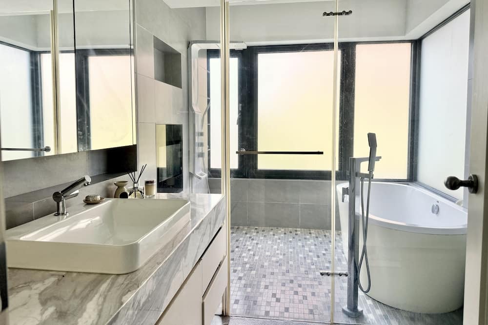 Photo of Bathroom in Daan
