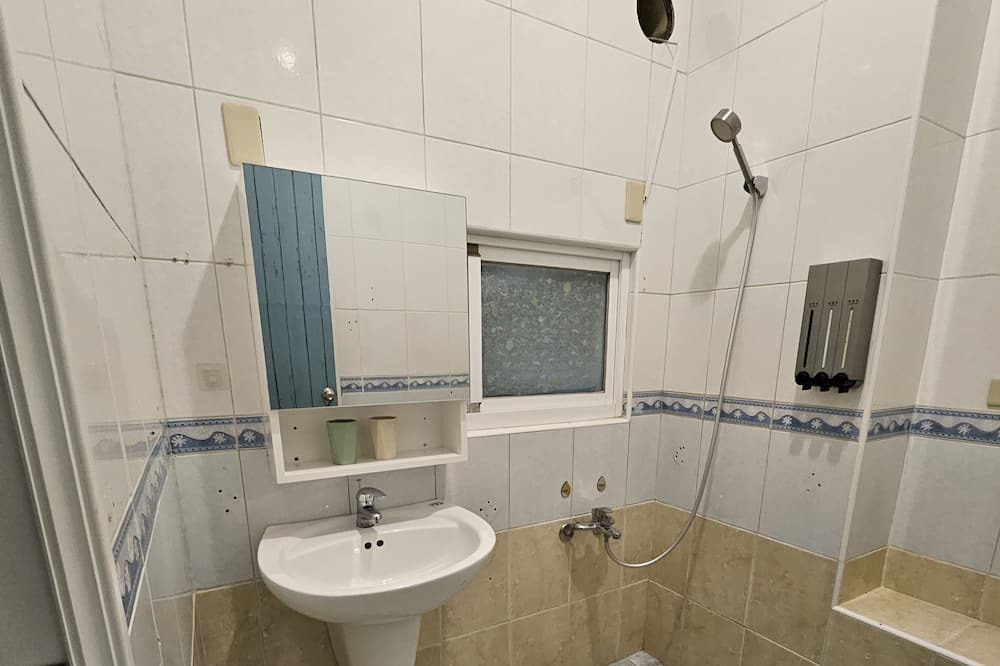 Photo of Bathroom in Longjing
