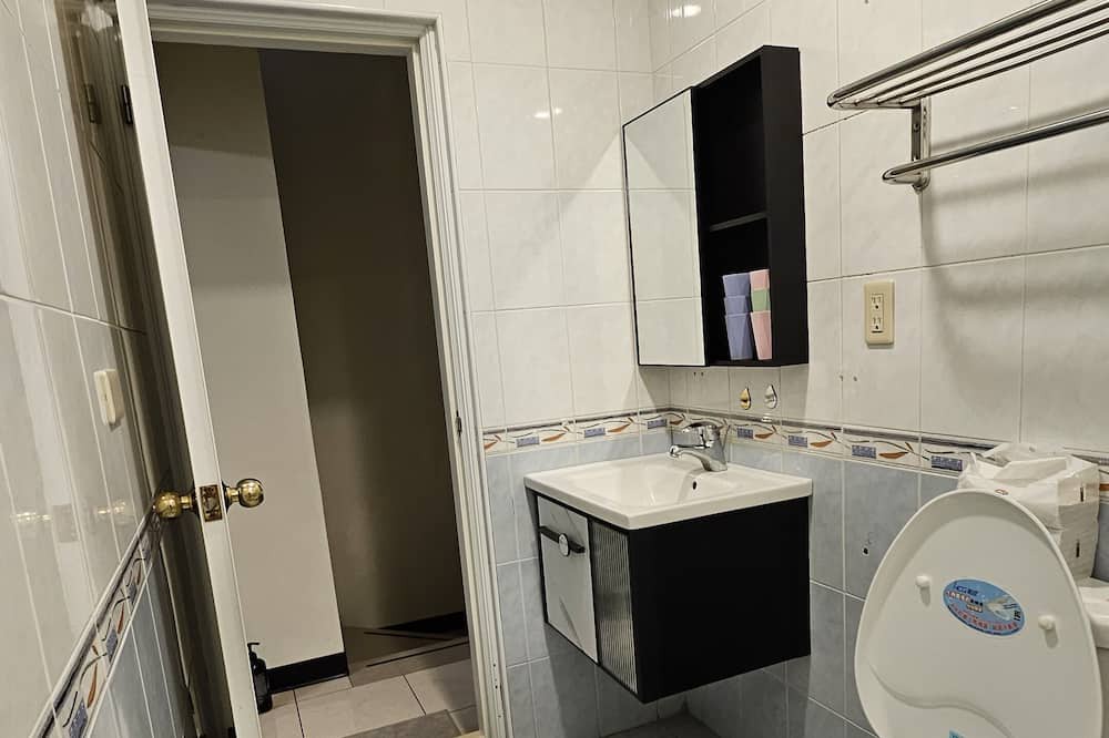 Photo of Bathroom in Longjing
