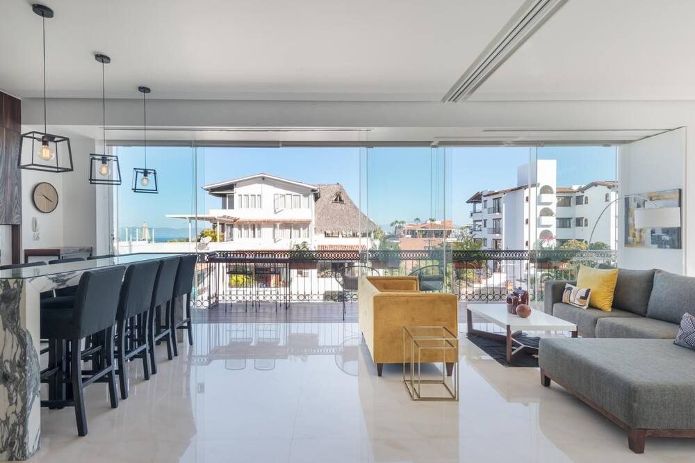 Photo of Livingroom in Romantic Zone
