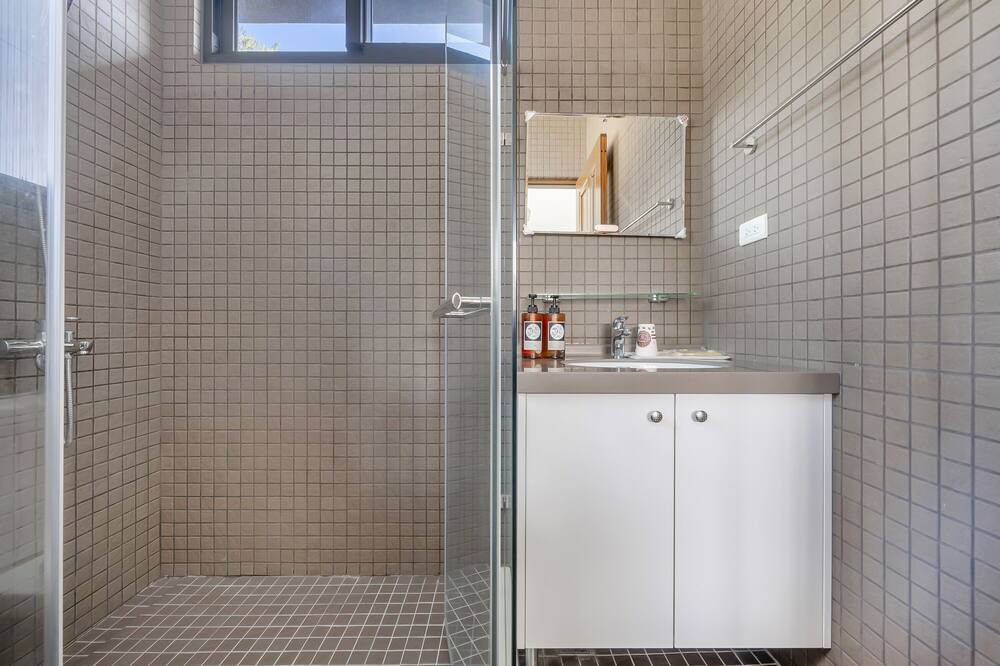 Photo of Bathroom in Puli