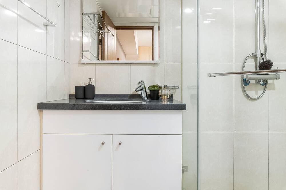 Photo of Bathroom in Zhongzheng