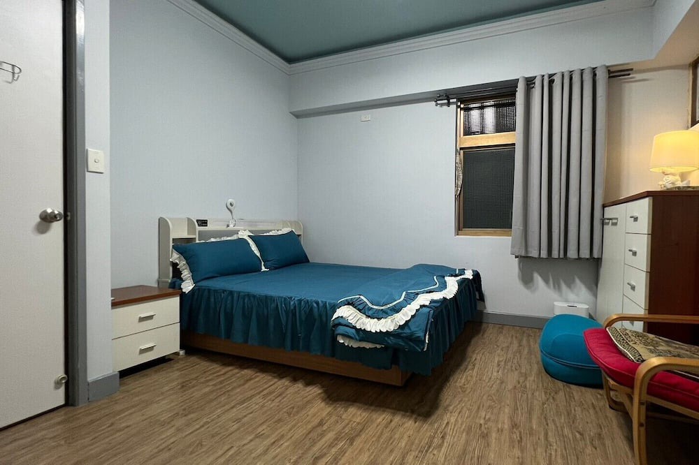 Photo of Bedroom in University District