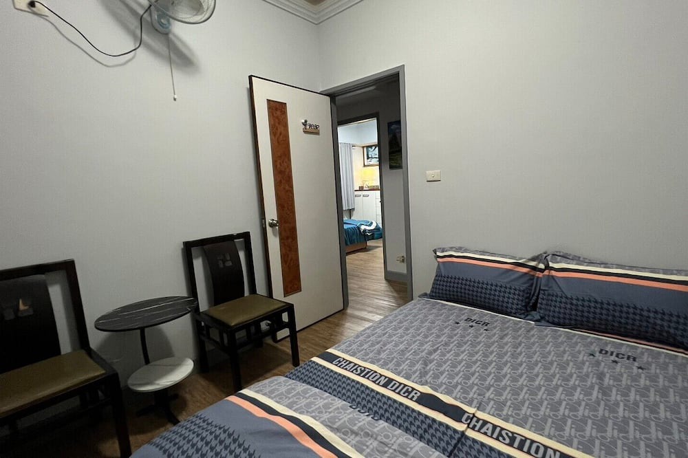 Photo of Bedroom in University District