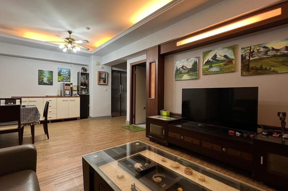 Photo of Livingroom in University District