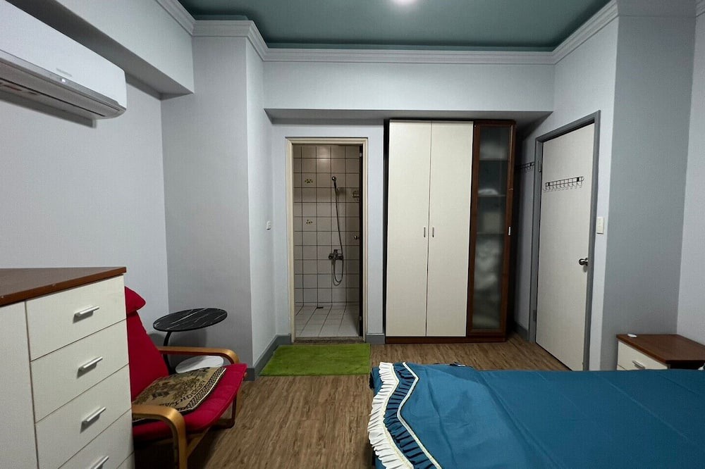 Photo of Bedroom in University District
