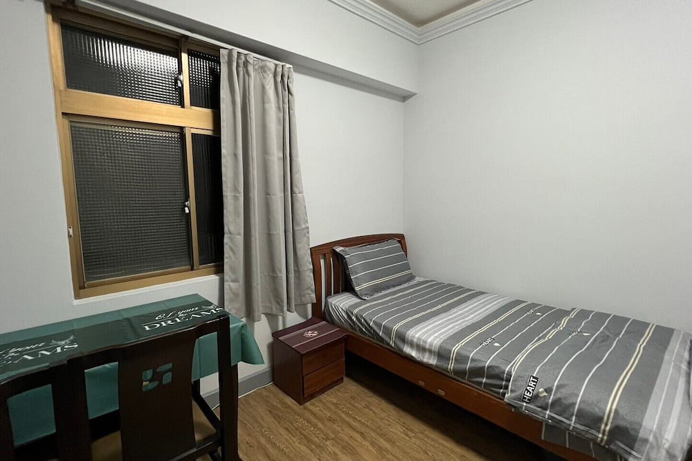 Photo of Bedroom in University District
