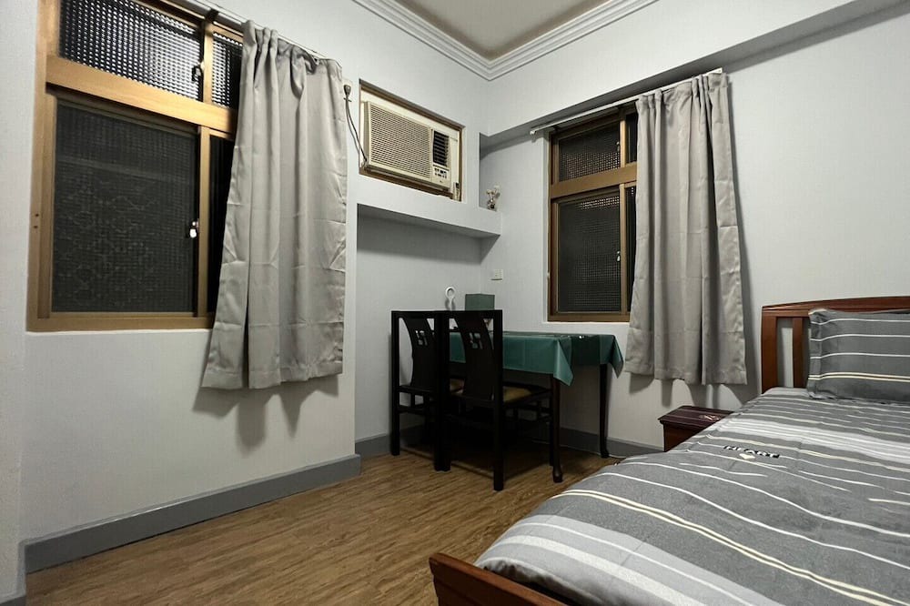 Photo of Bedroom in University District
