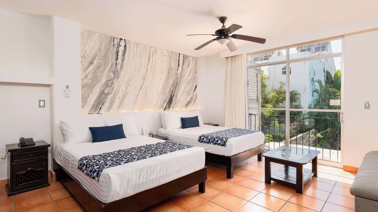 Photo of Bedroom in R