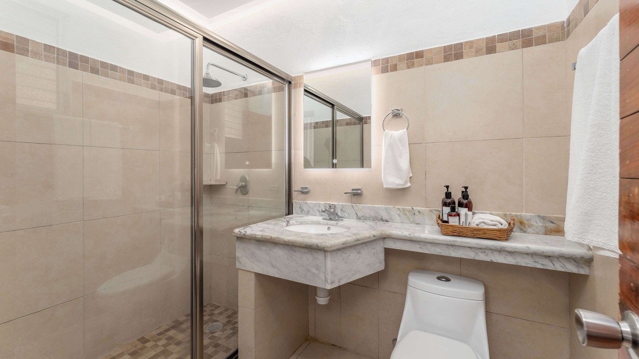 Photo of Bathroom in R