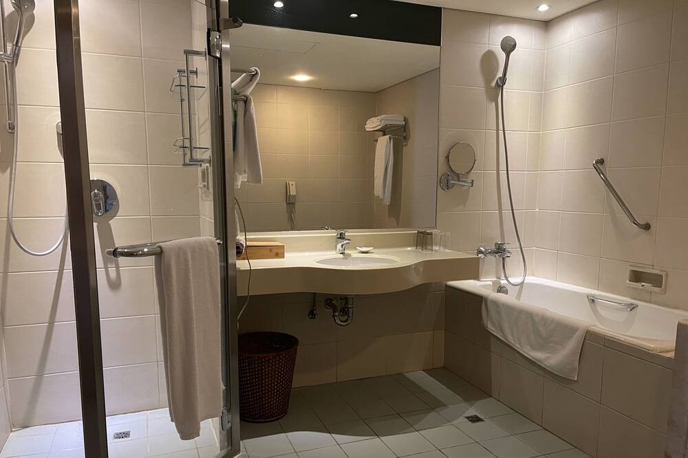 Photo of Bathroom in Sinsing District