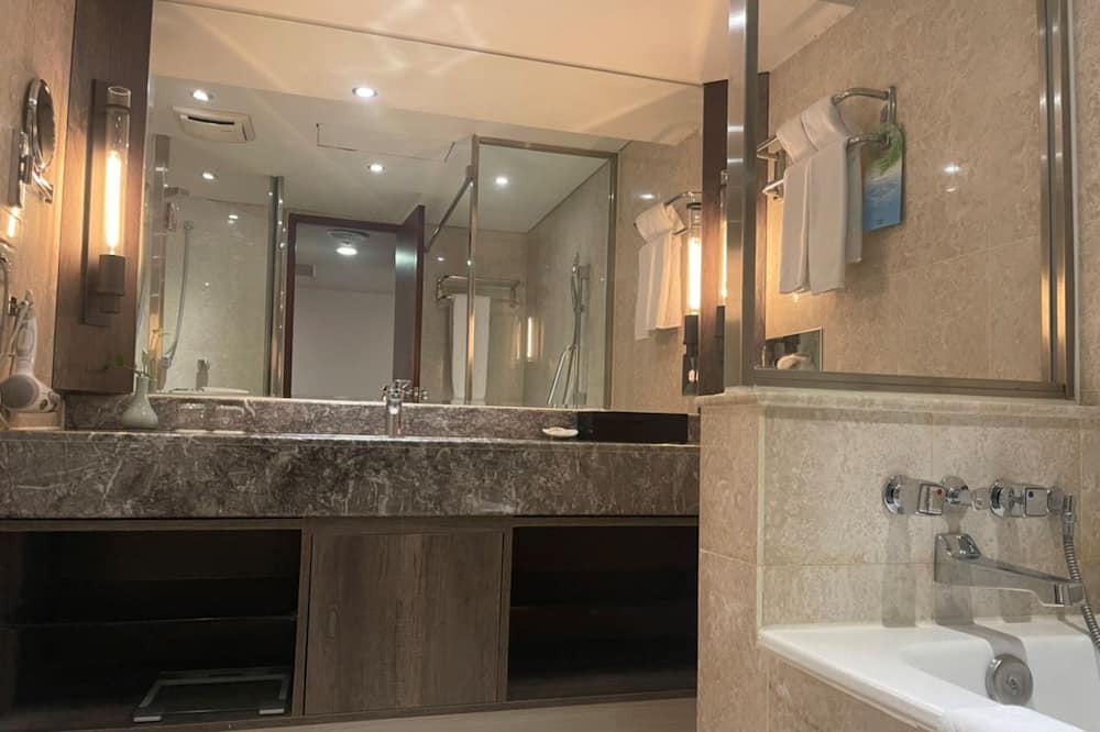 Photo of Bathroom in Sinsing District