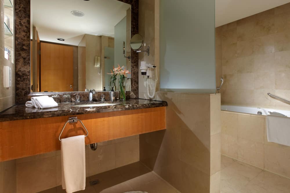 Photo of Bathroom in West District