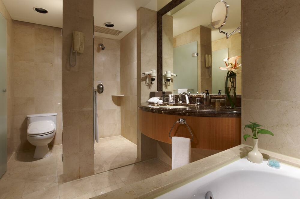 Photo of Bathroom in West District
