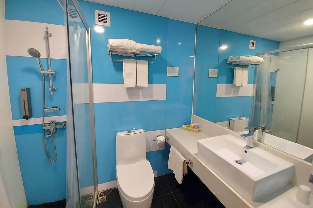 Photo of Bathroom in Islands District