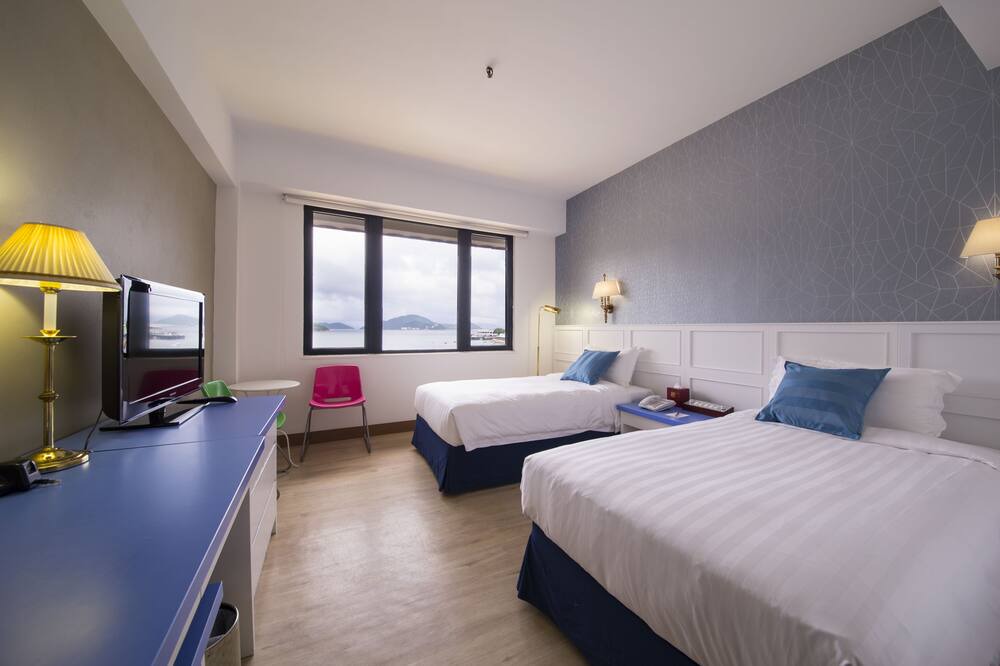 Photo of Bedroom in Islands District