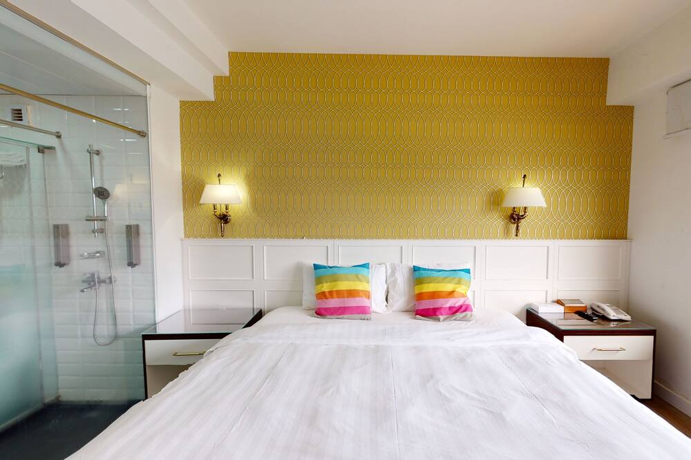 Photo of Bedroom in Islands District