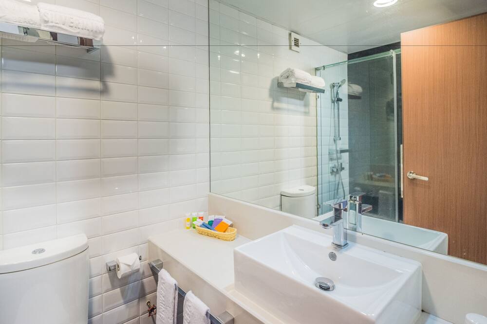 Photo of Bathroom in Islands District