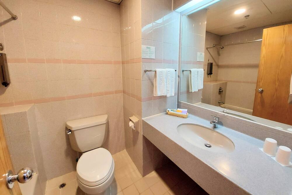 Photo of Bathroom in Islands District