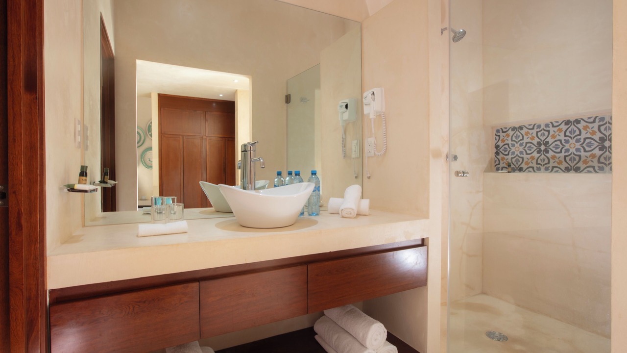 Photo of Bathroom in Romantic Zone