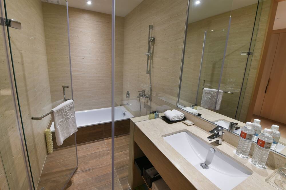 Photo of Bathroom in East District