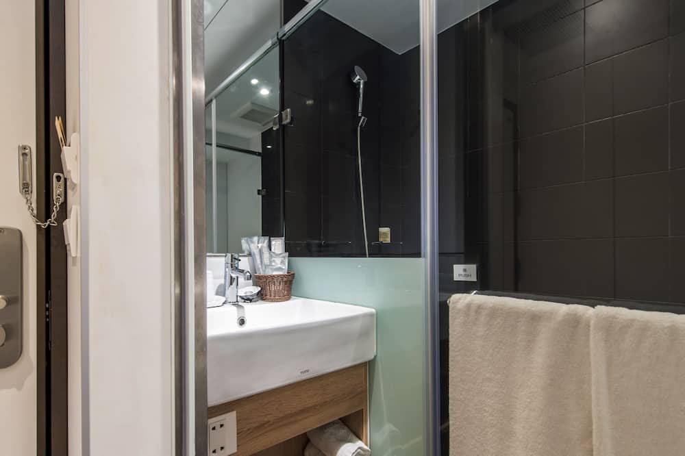 Photo of Bathroom in Zhongzheng